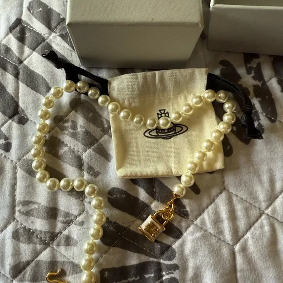 Vivienne Westwood Gold and Cream Pearl Necklace